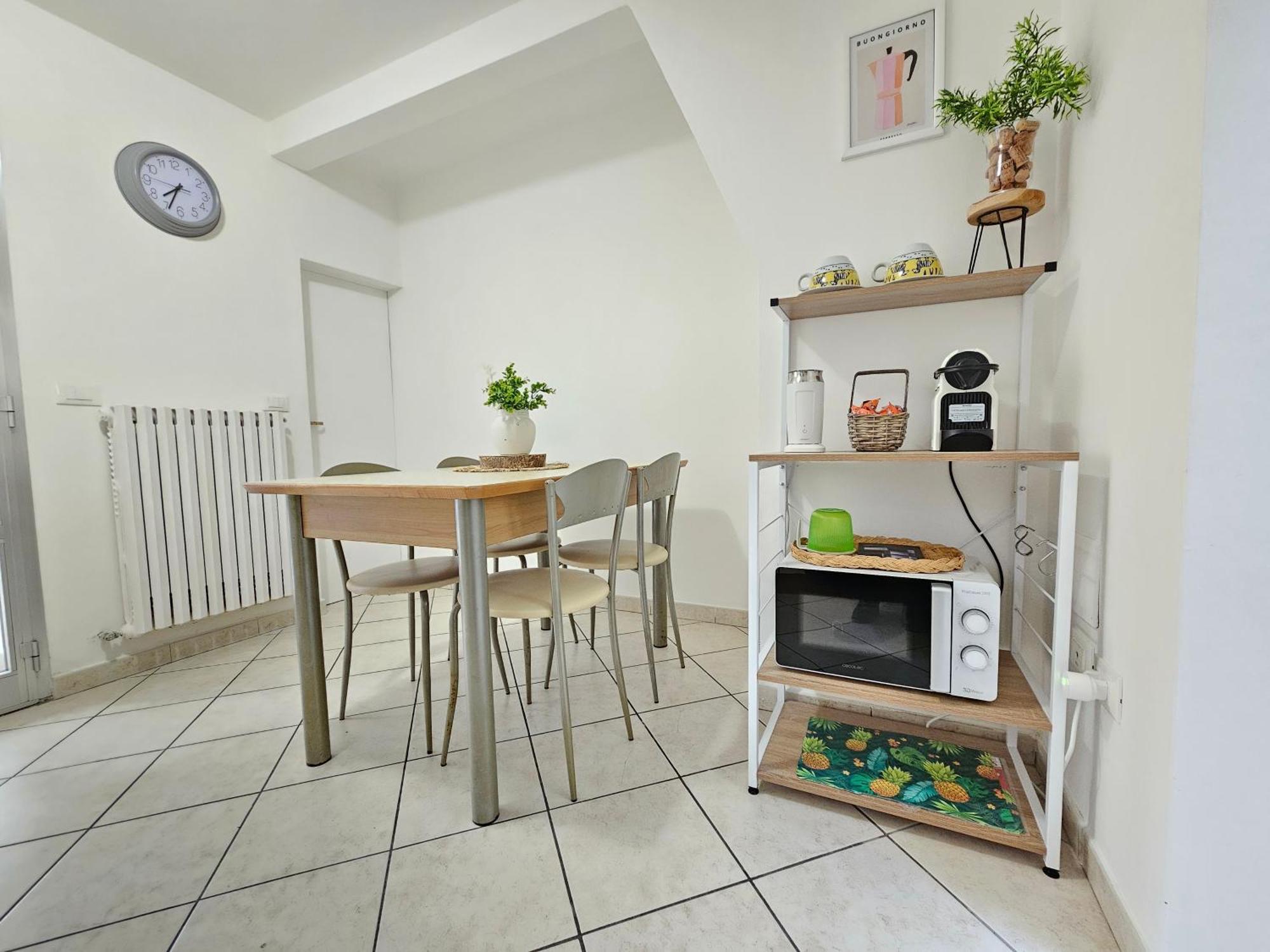 La Casetta Bilocale Centrale Con Terrazza Parkfree Wifi Minipc Ps4 Ac Ези Экстерьер фото